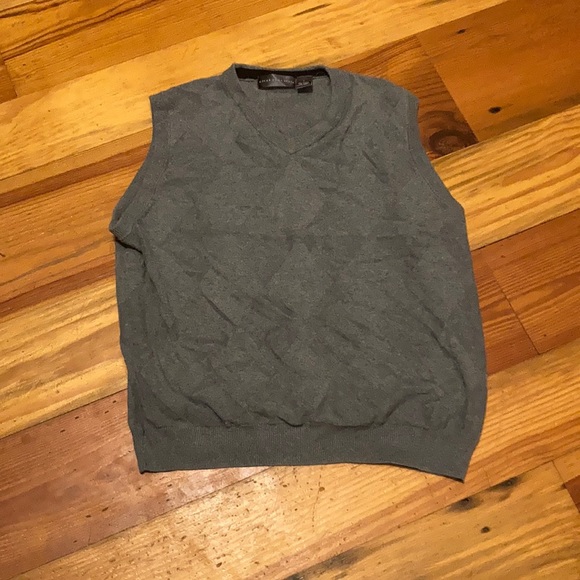 Oscar de la Renta Other - Oscar de la Renta gray vest with diamond pattern sz L